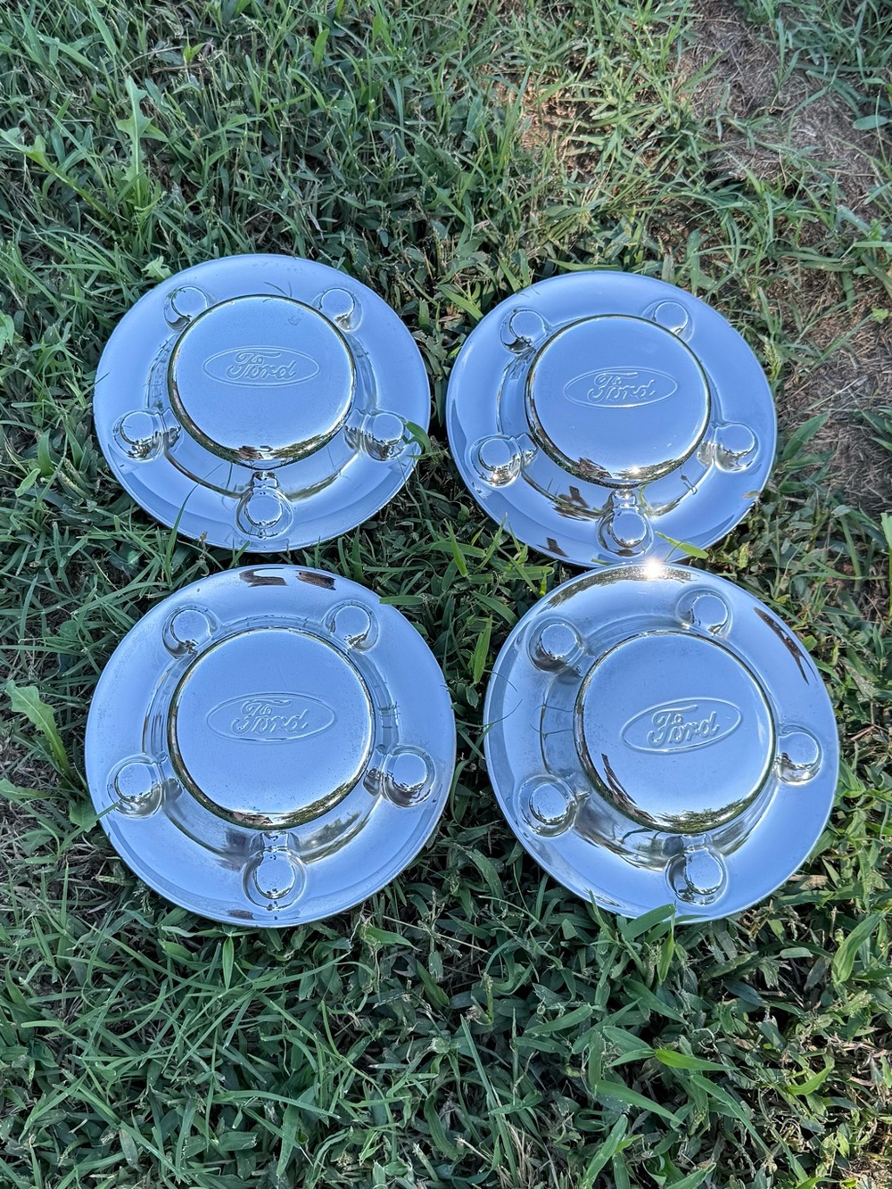 Ford F150 Expedition OEM chrome center caps set of 4